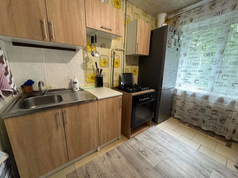 Продам 2 к квартира Киргизская, 12 квартал