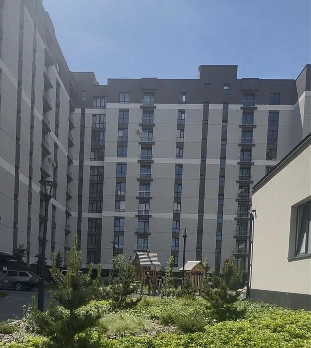 Однокімнатна квартира 42 м² біля парку та озера / Знижки для