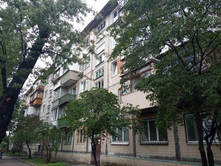 Без комісії ! Продам 2кімнатну,просп Каденюка,17(Гагаріна).