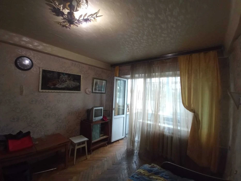Без комісії ! Продам 2кімнатну,просп Каденюка,17(Гагаріна).