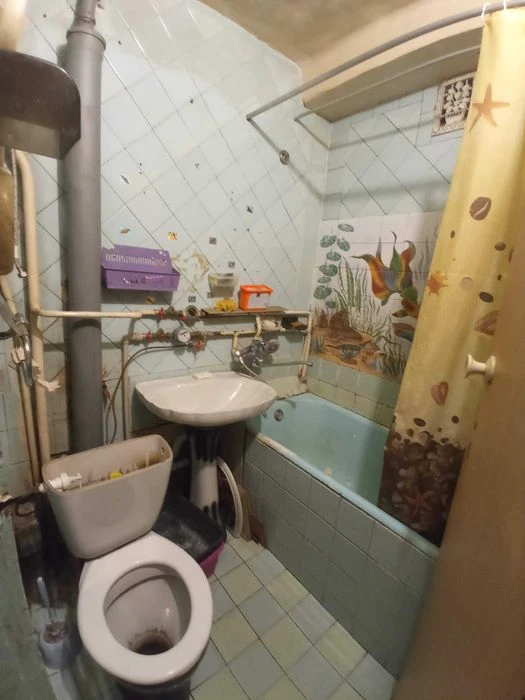 Без комісії ! Продам 2кімнатну,просп Каденюка,17(Гагаріна).