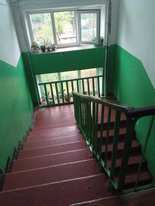 Без комісії ! Продам 2кімнатну,просп Каденюка,17(Гагаріна).