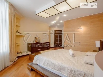 Sale of 3-room apartment 240 sq. m on Volodymyrska st. 49-A • ID