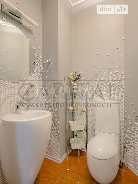 Sale of 3-room apartment 240 sq. m on Volodymyrska st. 49-A • ID