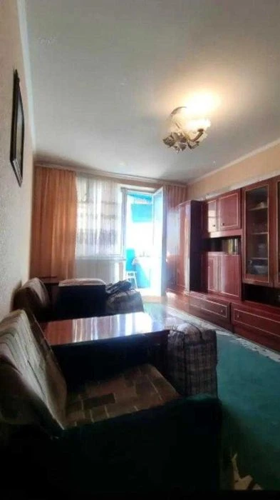 Продам 2к. кв. с раздельными комнатами, 10мин. м. Индустриал