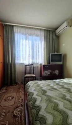 Продам 2к. кв. с раздельными комнатами, 10мин. м. Индустриал