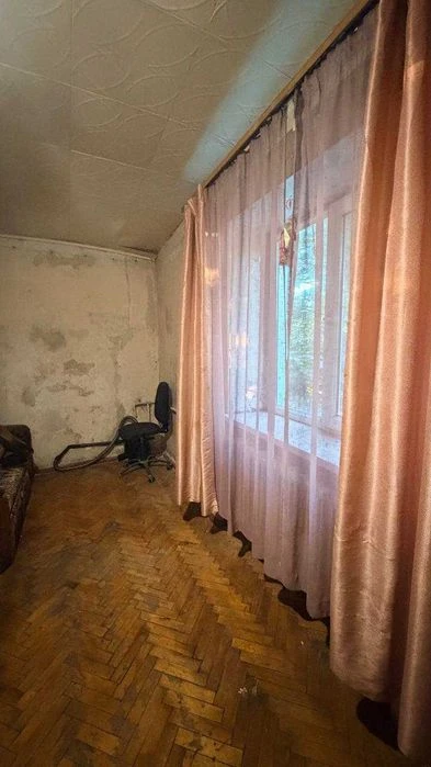 Продам 2-к квартиру під ремонт | Парк Перемоги