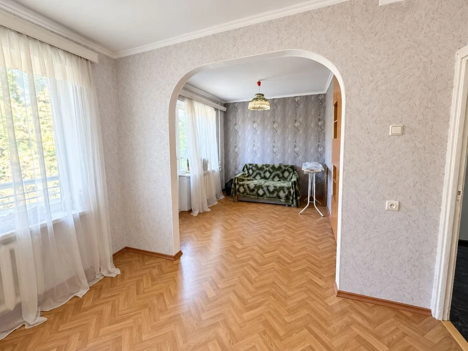 4-кімнатна квартира 97,5 м² на Корольова, Київський район