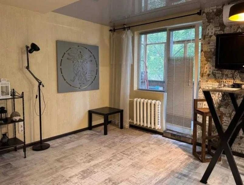 Продам 1 к.кв. с ремонтом, метро "23 августа".