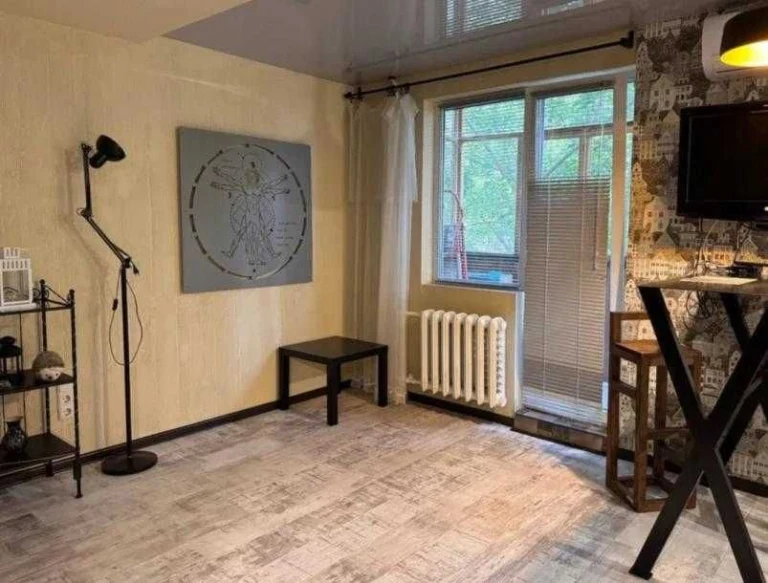 Продам 1 к.кв. с ремонтом, метро "23 августа".