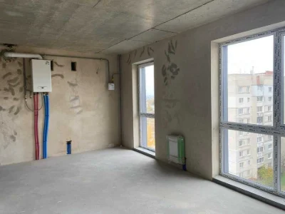 3-кімнатна квартира 90 м² з автономним газом у Басовому Схил