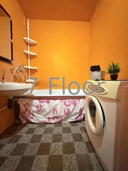 For sale 1-room apartment Troeschyna Balzaka Shopping Center Metro area