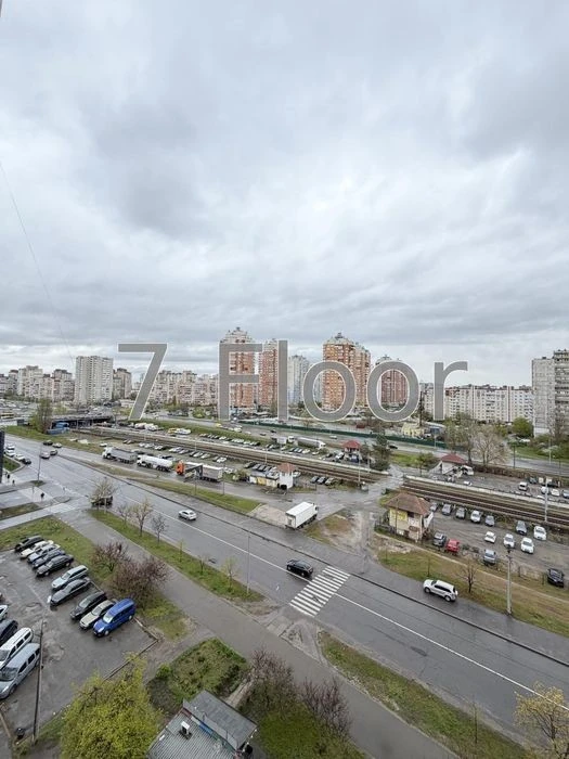 For sale 1-room apartment Troeschyna Balzaka Shopping Center Metro area