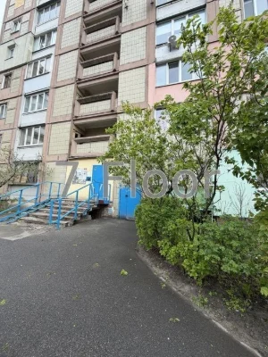 For sale 1-room apartment Troeschyna Balzaka Shopping Center Metro area