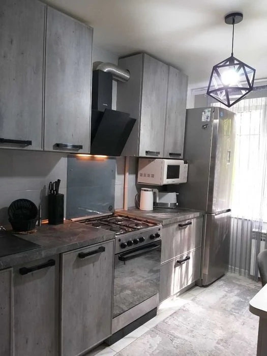Продам уютную 3 ком квартиру Красный Камень  ул Коробова