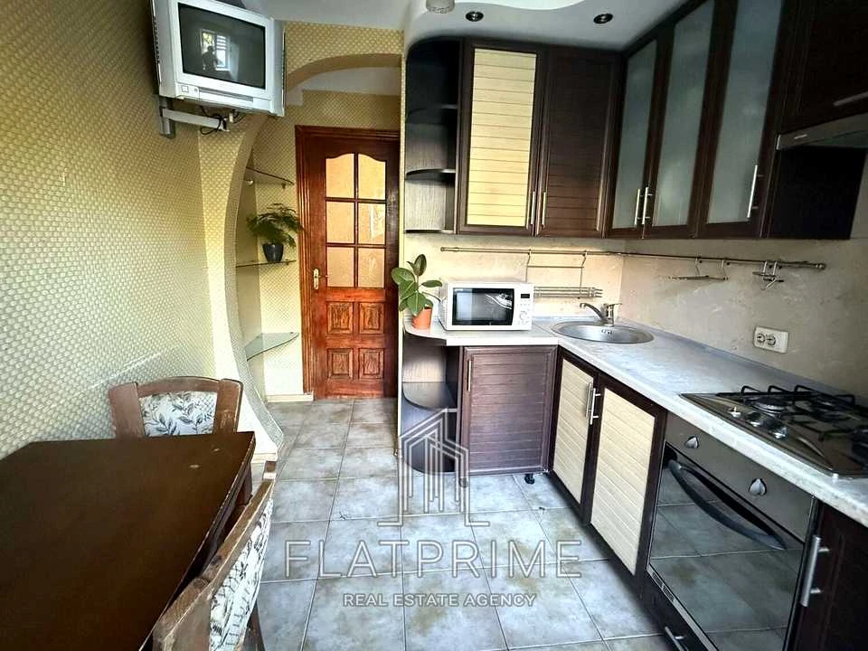 Квартира. Київ, Голосіївський просп. (40-річчя Жовтня), 122к