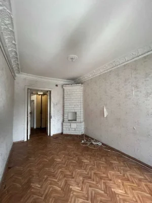 Трикімнатна квартира на Молдованці