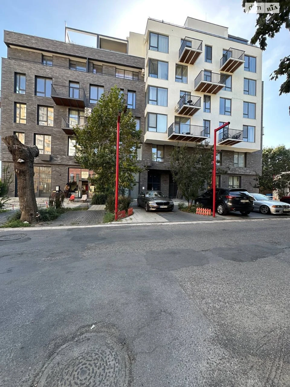 Продаж Квартира Середній Фонтан