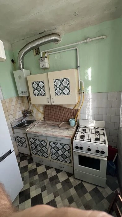 Продам 2 х кімнатну квартиру майдан Путятинський