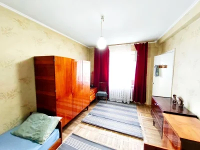 Продаж 3к квартири 62 кв. м на вул. Дмитрівська (Куренівка)