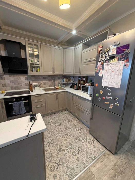 Пропозиція продажу великої(69 м.кв.) 1 кімнатної квартири на