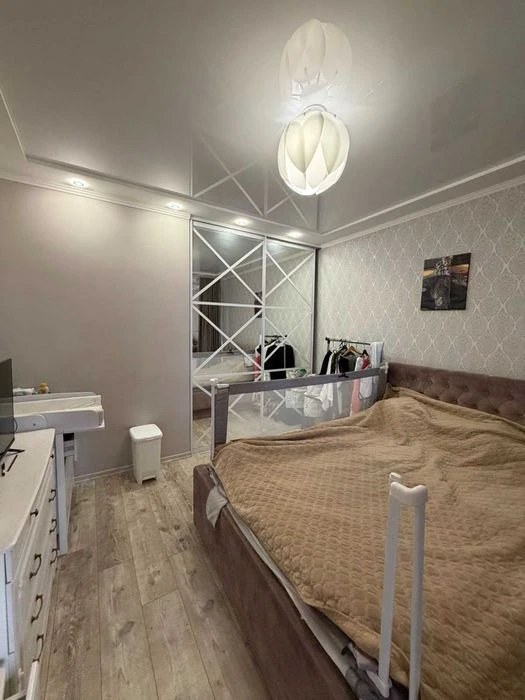 Пропозиція продажу великої(69 м.кв.) 1 кімнатної квартири на