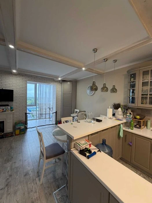 Пропозиція продажу великої(69 м.кв.) 1 кімнатної квартири на