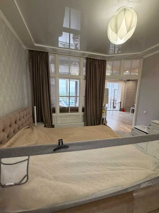 Пропозиція продажу великої(69 м.кв.) 1 кімнатної квартири на