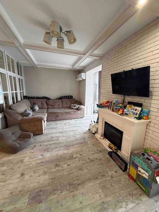 Пропозиція продажу великої(69 м.кв.) 1 кімнатної квартири на