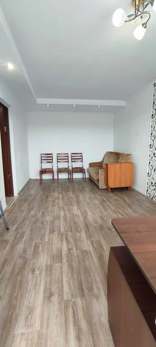 Продам 2к квартиру з ремонтом на Парусі.