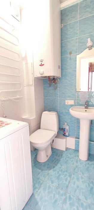 Продам 2к квартиру з ремонтом на Парусі.