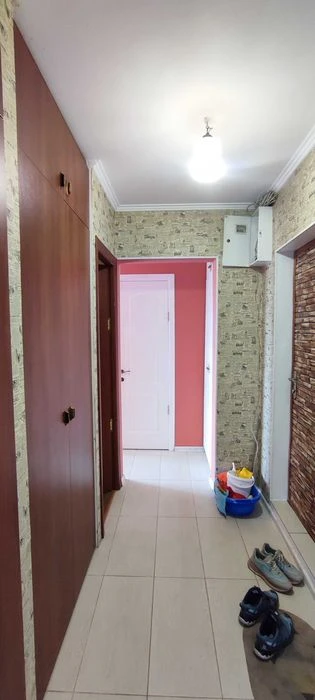 Продам 2к квартиру з ремонтом на Парусі.
