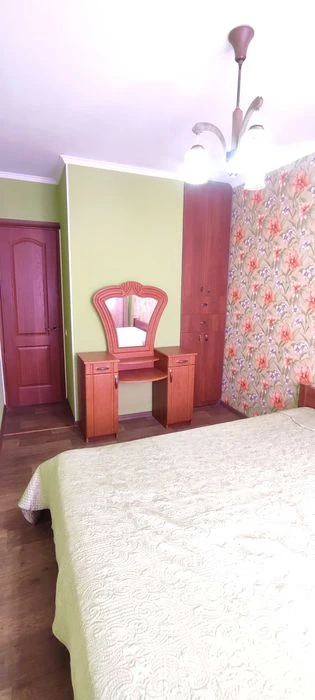 Продам 2к квартиру з ремонтом на Парусі.