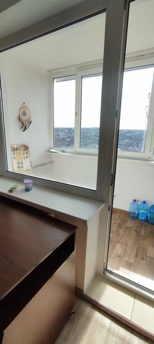 Продам 2к квартиру з ремонтом на Парусі.