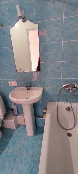 Продам 2к квартиру з ремонтом на Парусі.