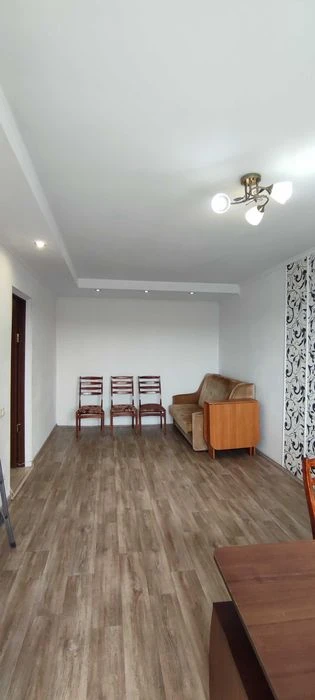 Продам 2к квартиру з ремонтом на Парусі.