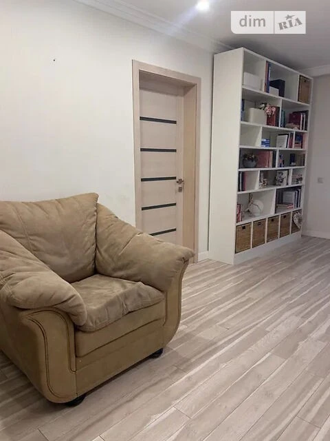 Продаж 4к квартири 90 кв. м на вул. Академіка Єфремова 29/22