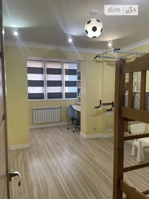 Продаж 4к квартири 90 кв. м на вул. Академіка Єфремова 29/22