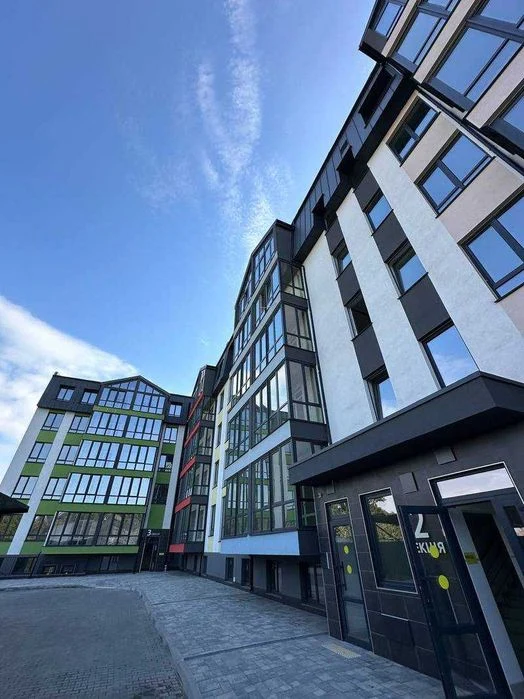 Трехкомнатная квартира в ЖК Акварель 7 Слободская 112м² Укры