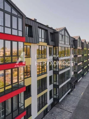 Трехкомнатная квартира в ЖК Акварель 7 Слободская 112м² Укры