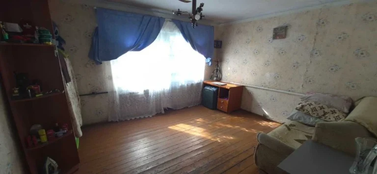 Продам пів будинку на Філіповці.
