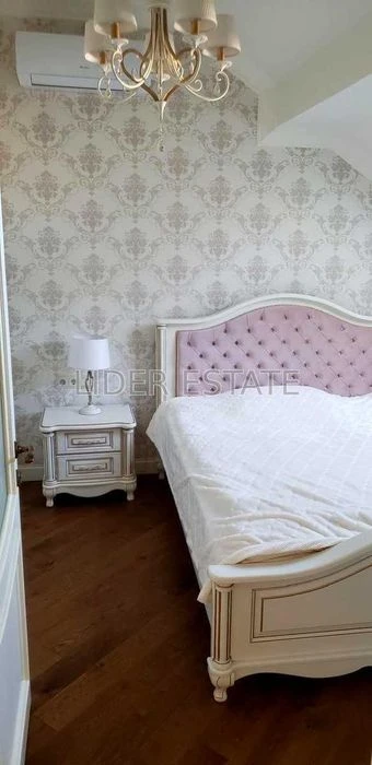Продаж 2-поверхового таунхауса в Ужгороді: 3 кімнати, 150 м²