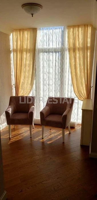 Продаж 2-поверхового таунхауса в Ужгороді: 3 кімнати, 150 м²