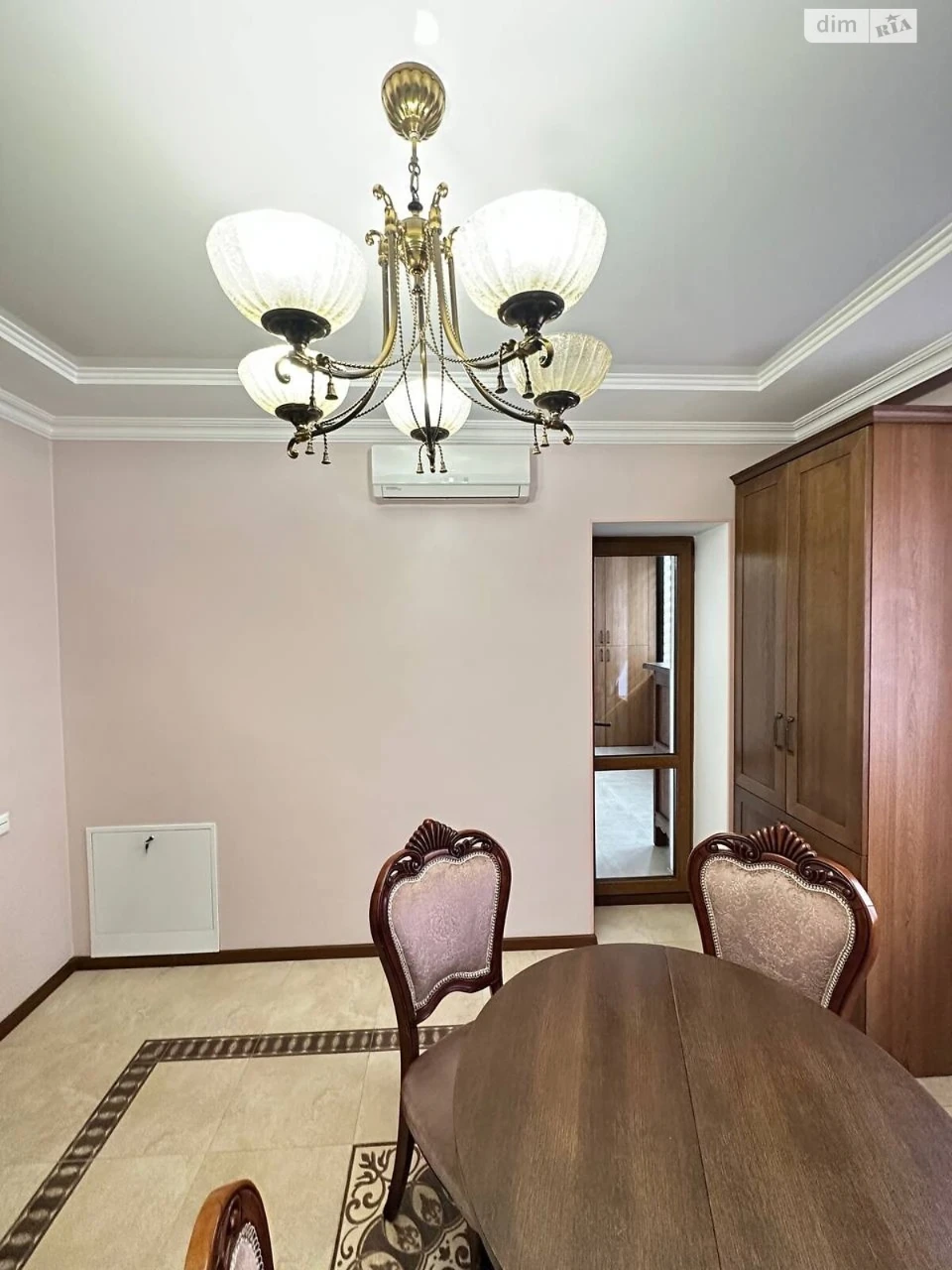 Продаж Квартира Виставка