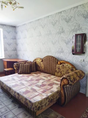 Світла 1к кімната Виставка не кутова, хороший житловий стан.