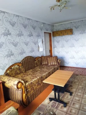 Світла 1к кімната Виставка не кутова, хороший житловий стан.