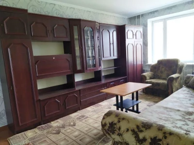 Світла 1к кімната Виставка не кутова, хороший житловий стан.