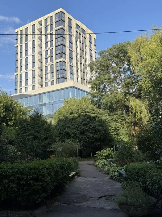 Продаж квартири в центі міста