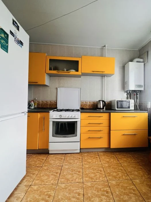 Продам 2к квартиру, Попова магазин Ятрань, АГВ