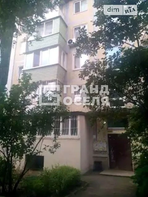 Sale of 2-room apartment 38 sq. m. on Akademika Shalimova Street 13 •